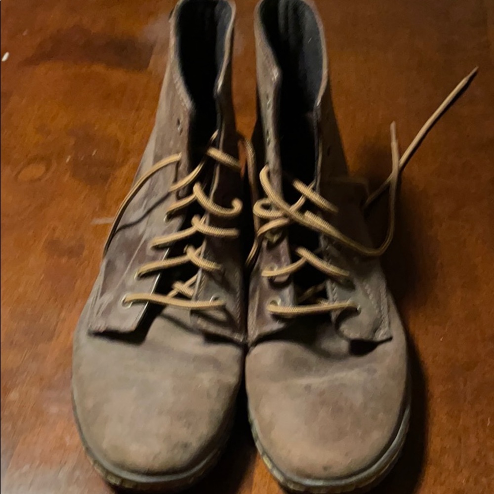 7 hole Dr. Marten